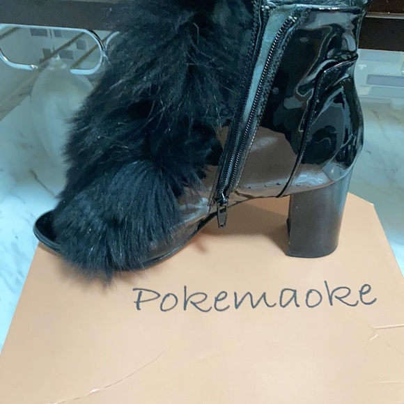 Black patent leather and real fur booties - Picture 2 of 5